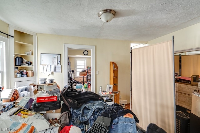 7115 Laverne Ave, Parma, OH 44129 - bedroom featuring a textured ceiling
