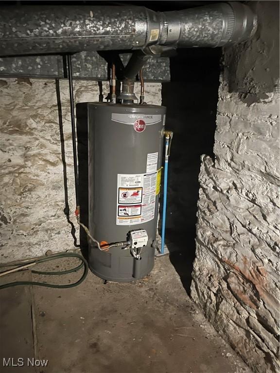 515 E Sixth St, East Liverpool, OH 43920 - utility room with gas water heater