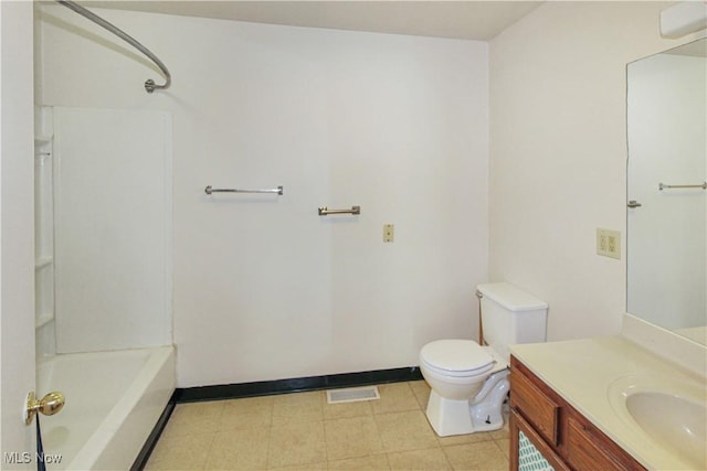 424 Short Prt, Clinton, OH 43452 - full bathroom featuring visible vents, baseboards, toilet, vanity, and shower / washtub combination