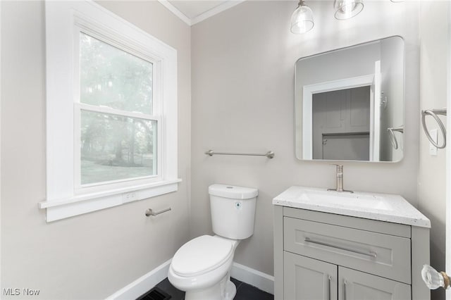3459 Helen Rd, Shaker Heights, OH 44122 - bathroom featuring toilet, vanity, baseboards, and visible vents