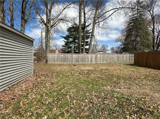 1563 Maplewood St NE, Warren, OH 44483 - view of yard featuring fence