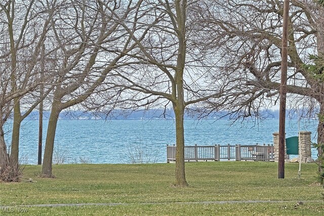 103 Southaven Ln, Kelleys Island, OH 43438 - view of water feature