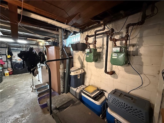 utility room featuring washer / clothes dryer