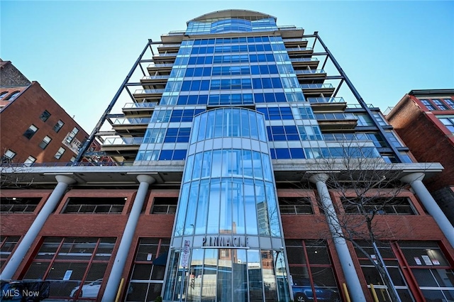701 W Lakeside Ave Unit 608, Cleveland, OH 44113 - photo 1