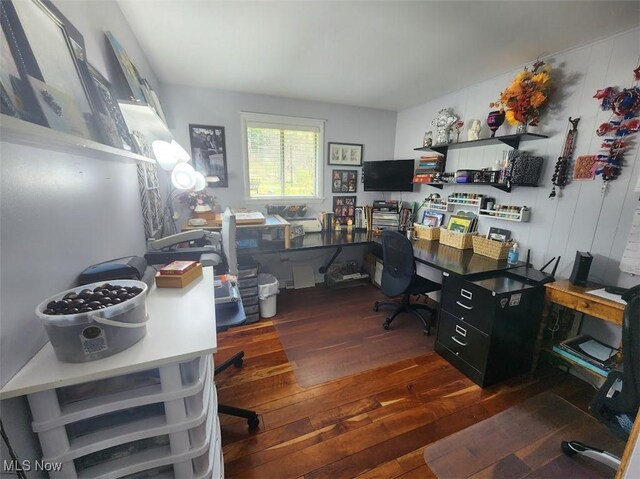 1208 Berwyn Dr SW, Sherrodsville, OH 44675 - office space featuring dark wood-style flooring