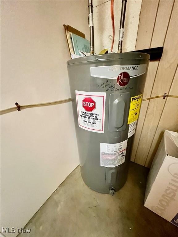 218 W Blvd, Mingo Junction, OH 43938 - utilities featuring water heater
