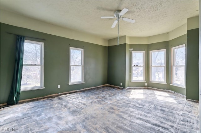 34 N Park St, Oberlin, OH 44074 - empty room featuring a textured ceiling and a ceiling fan