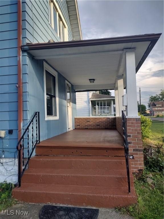 64 Walnut St, Struthers, OH 44471 - photo 4