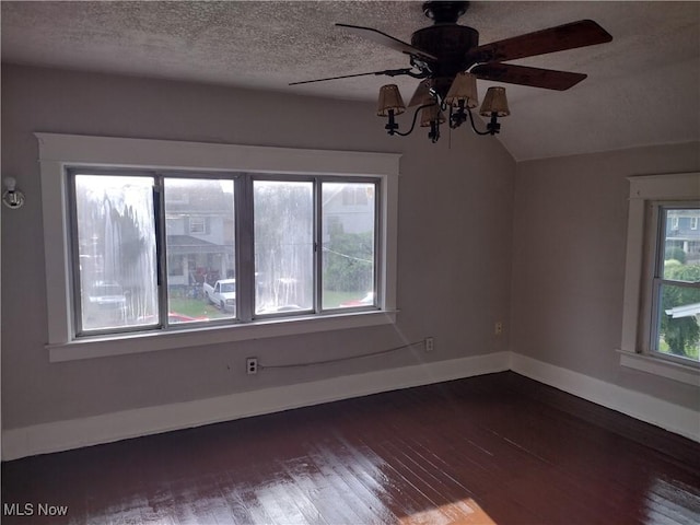 64 Walnut St, Struthers, OH 44471 - photo 7