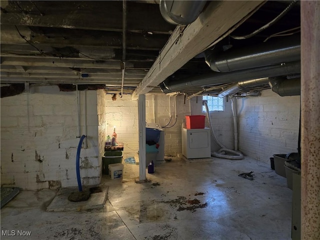 38 Royal Pl, Akron, OH 44310 - below grade area with washer / dryer