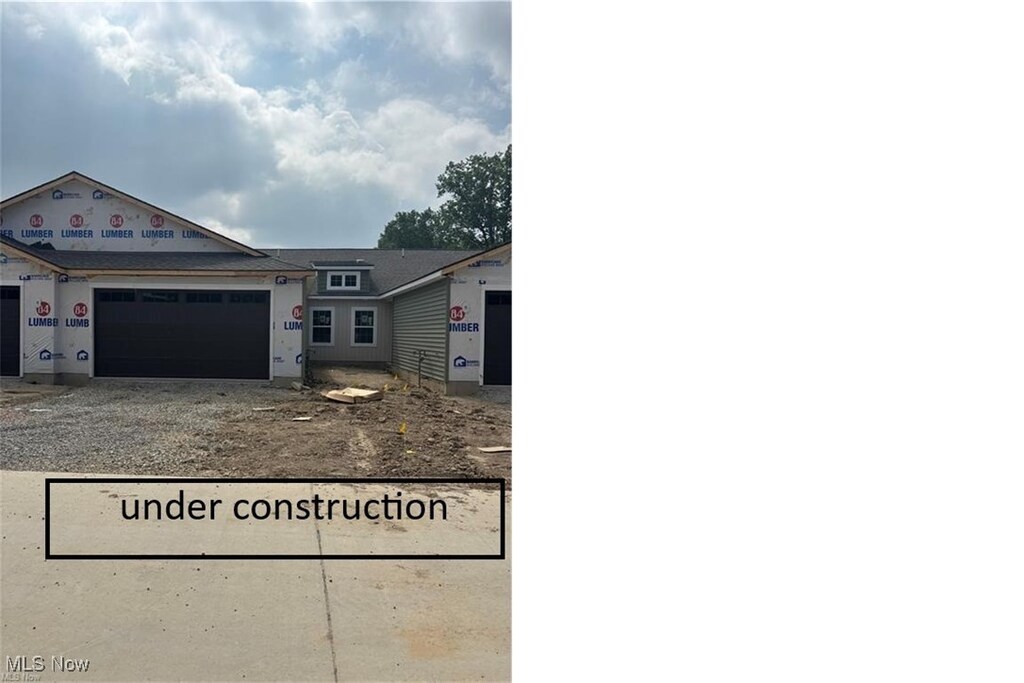 205 Alexander Dr, Elyria, OH 44035 - photo 1