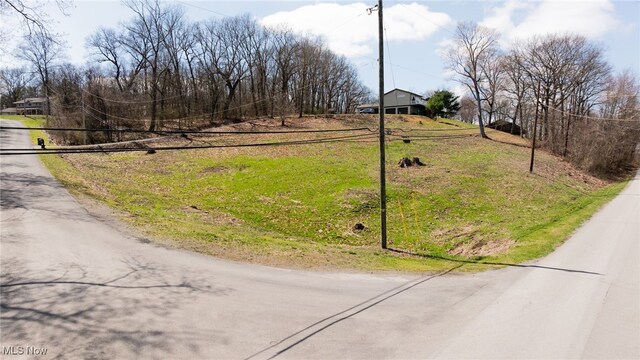47770 Tomahawk Dr, Negley, OH 44441