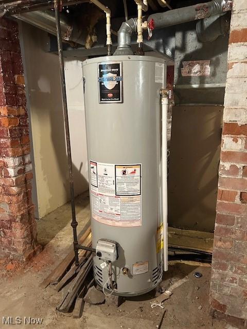 119 Erie St, Elyria, OH 44035 - utilities featuring gas water heater