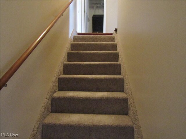 230 Bryden Rd, Weirton, WV 26062 - view of stairway