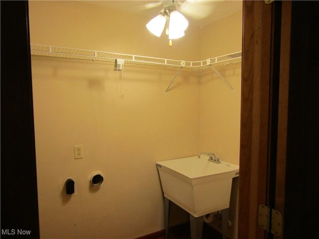 230 Bryden Rd, Weirton, WV 26062 - clothes washing area featuring laundry area, a sink, and ceiling fan