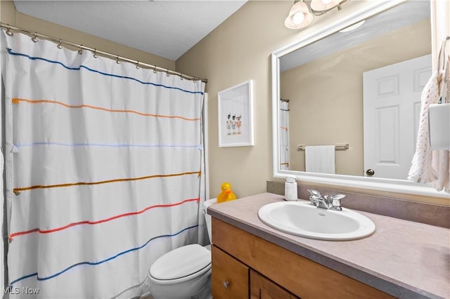 218 Canterbury Ct, Columbiana, OH 44408 - full bath featuring curtained shower, vanity, and toilet