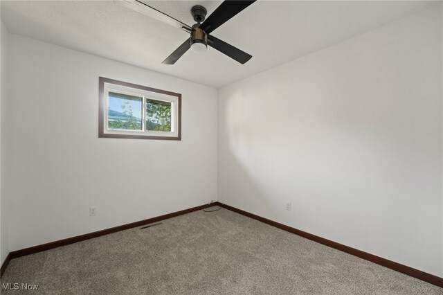 1038 Oakwood Dr, Elyria, OH 44035 - photo 17