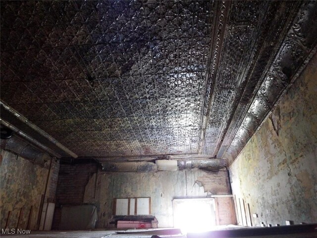 39 E Main St, Crooksville, OH 43731 - view of interior details