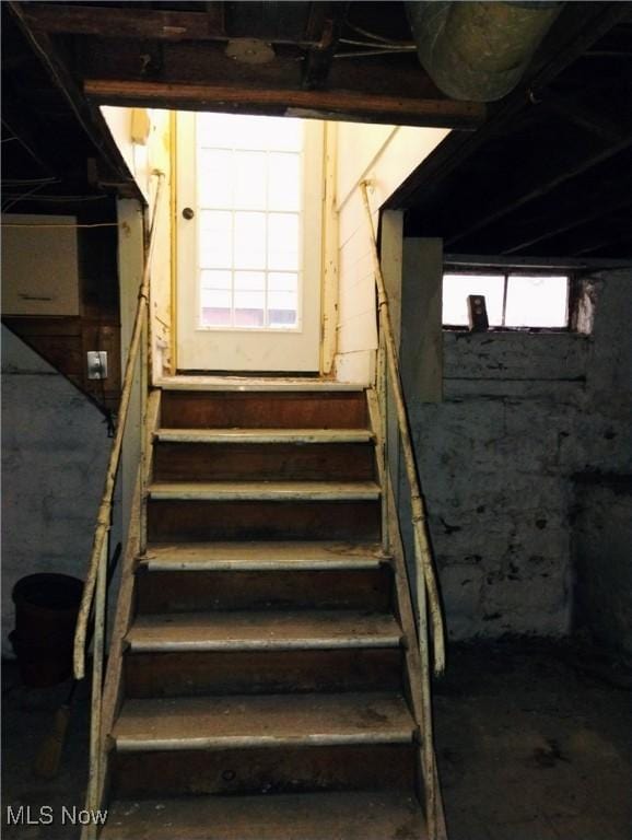 6010 Maurice Ave, Cleveland, OH 44127 - view of stairway