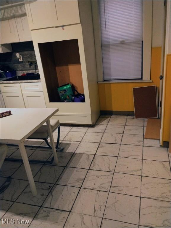6010 Maurice Ave, Cleveland, OH 44127 - interior space with marble finish floor