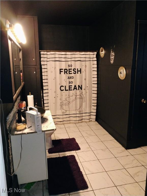 6010 Maurice Ave, Cleveland, OH 44127 - view of bathroom