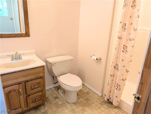 14864 Hayes Rd, Middlefield, OH 44062 - full bath featuring toilet, baseboards, vanity, and a shower with shower curtain