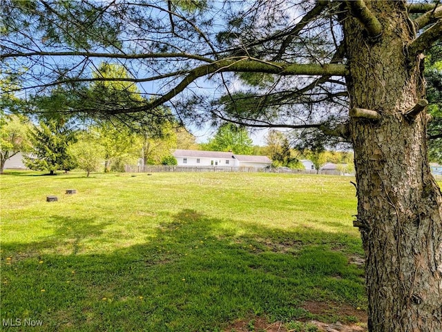 14864 Hayes Rd, Middlefield, OH 44062 - view of green lawn