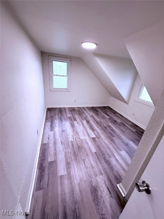 270 Coitsville Rd, Campbell, OH 44405 - bonus room with wood finished floors and lofted ceiling