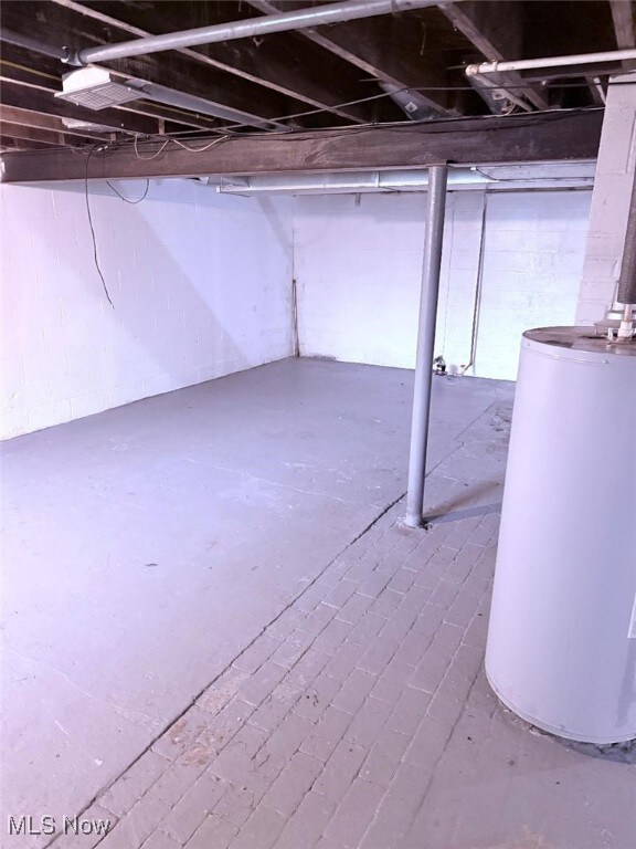 270 Coitsville Rd, Campbell, OH 44405 - below grade area featuring water heater