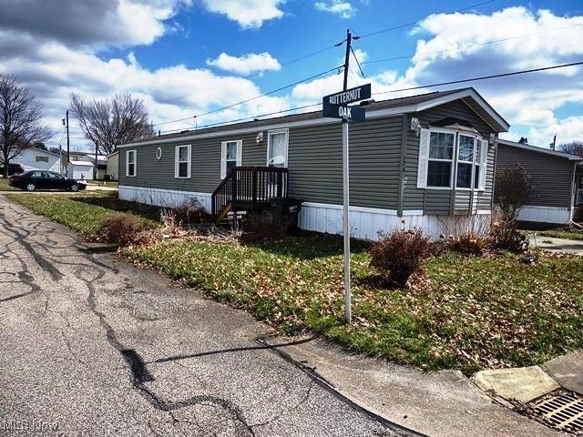 view of manufactured / mobile home