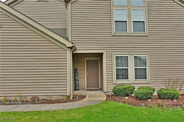 345 S Linden Ct, Warren, OH 44484 - view of doorway to property