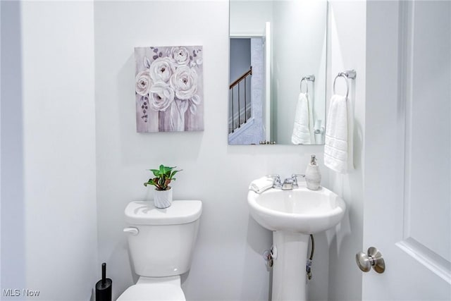 850-4 Dipper Ln, Aurora, OH 44202 - half bath with toilet