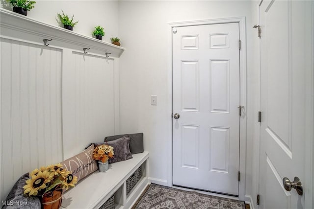 850-4 Dipper Ln, Aurora, OH 44202 - mudroom with baseboards