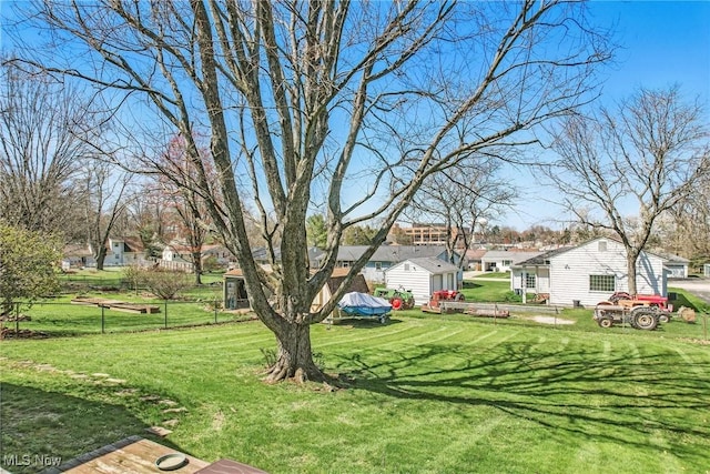 2262 Tanglewood Dr, Salem, OH 44460 - view of grassy yard featuring a residential view