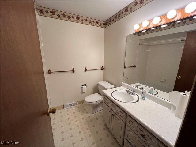 260 Scenery Dr, Weirton, WV 26062 - bathroom with visible vents, baseboards, toilet, vanity, and tile patterned floors