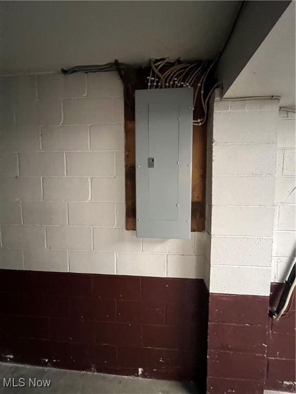 260 Scenery Dr, Weirton, WV 26062 - utility room with electric panel