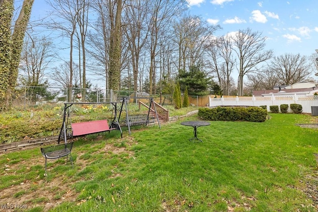 841 W Milton St, Alliance, OH 44601 - view of yard with fence