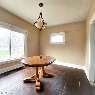702 Dickson St, Youngstown, OH 44502 - dining space featuring hardwood / wood-style flooring and baseboards