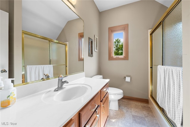11955 Epping Trl, Chardon, OH 44024 - full bathroom featuring a shower with shower door, baseboards, toilet, and vanity