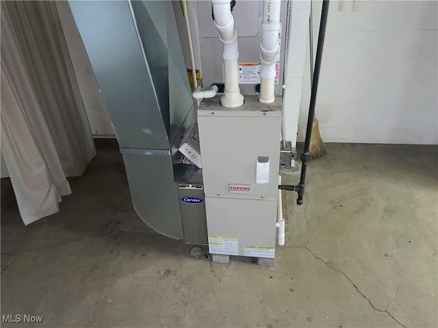 301 E Howard St, Girard, OH 44420 - view of utility room