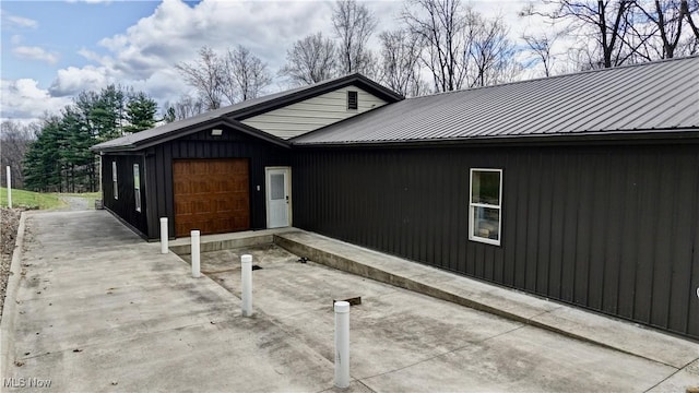 7345 Township Road 319, Millersburg, OH 44654 - view of side of home with metal roof