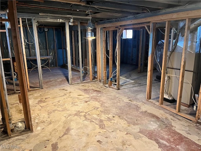 152 Regent St, Youngstown, OH 44507 - view of below grade area