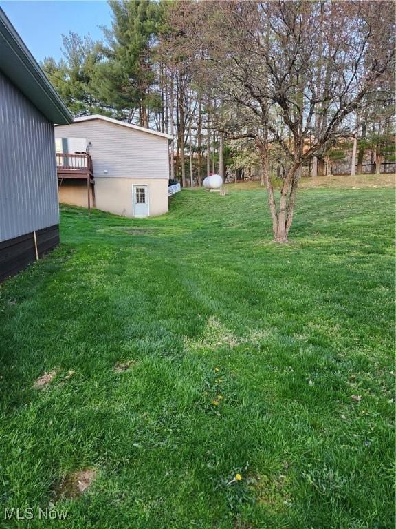 7180 E Wheeling Rd, Zanesville, OH 43701 - view of yard