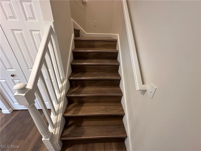 738 Mineral Springs Ave, Youngstown, OH 44511 - stairway featuring wood finished floors and baseboards