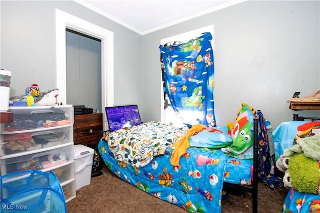 bedroom featuring crown molding and carpet flooring