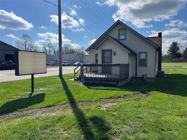 7431 Middlebranch Ave NE, Canton, OH 44721 - exterior space with a front lawn