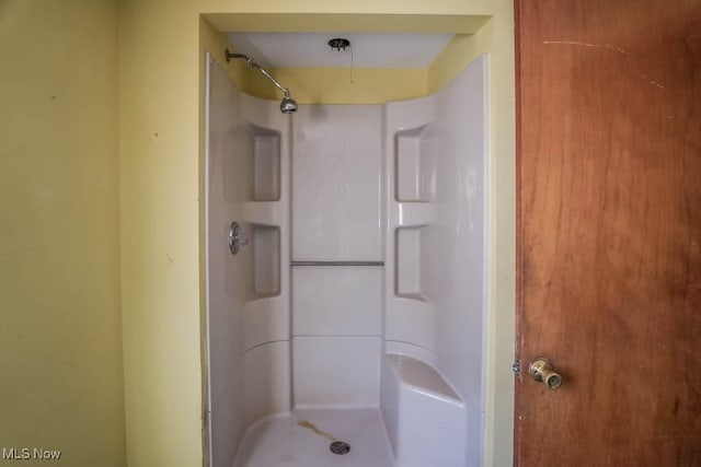 2104 Tanner Ave SW, Canton, OH 44706 - full bath with walk in shower