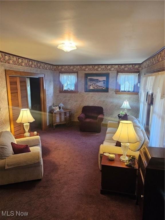 445 N 18th St, Sebring, OH 44672 - carpeted living area with wallpapered walls