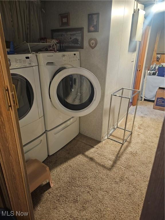 445 N 18th St, Sebring, OH 44672 - laundry area featuring washing machine and clothes dryer and laundry area