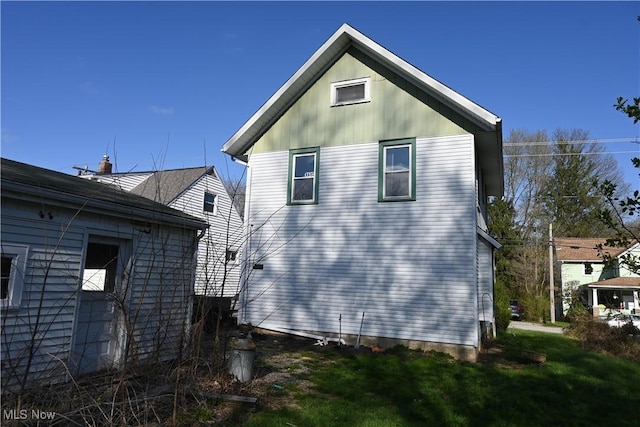 view of side of home